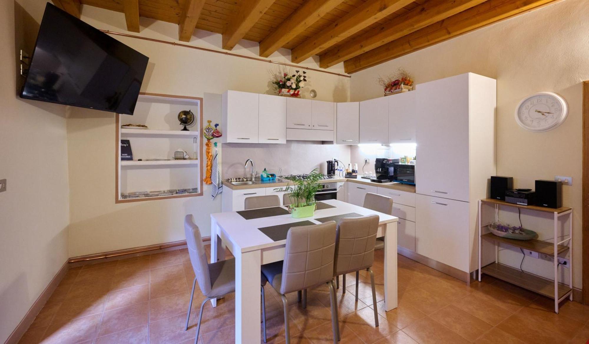 Cav Motteno Mandello del Lario Exterior photo