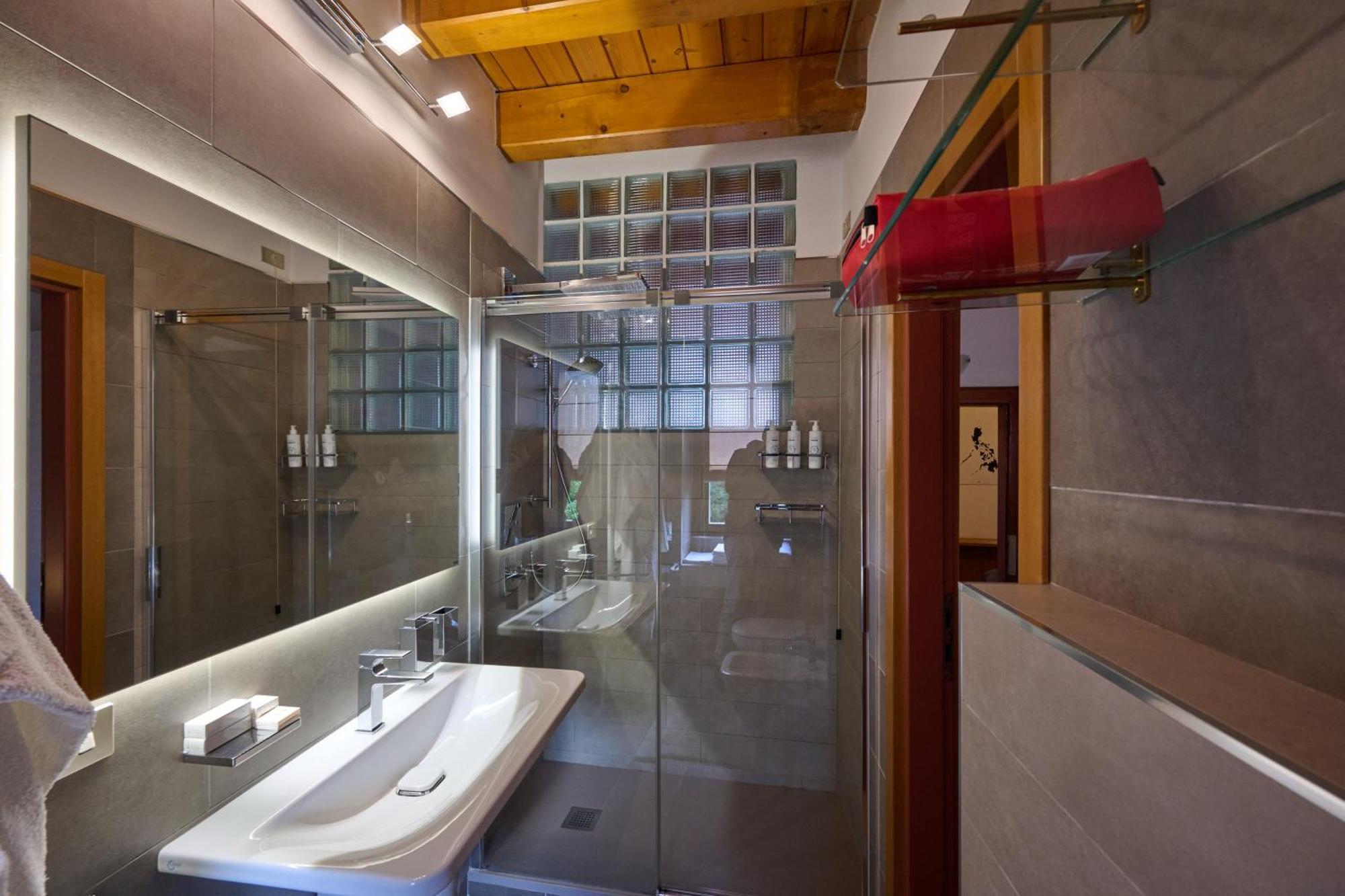 Cav Motteno Mandello del Lario Exterior photo